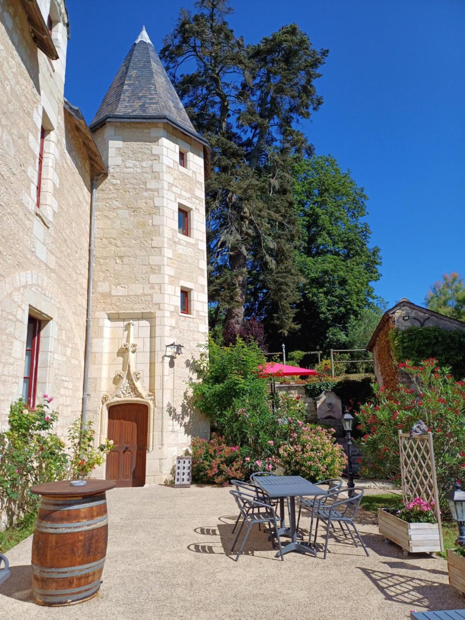 Manoir de l'Abbaye Bed & Breakfast Seuilly Dış mekan fotoğraf